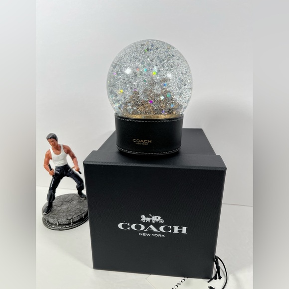 Coach Snow Globe With Rexy And Snowman NIB - Picture 4 of 5